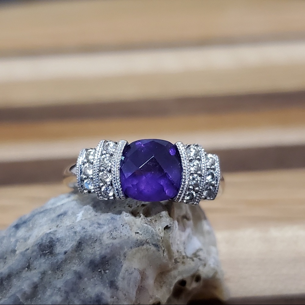 10K White Gold Amethyst & Diamond Ring
